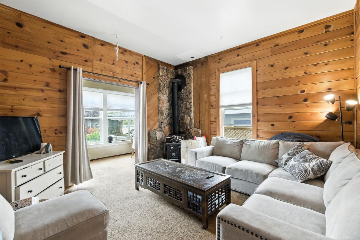 Detail Gallery Image 15 of 22 For 575 Myrtle St, Half Moon Bay,  CA 94019 - 3 Beds | 3 Baths