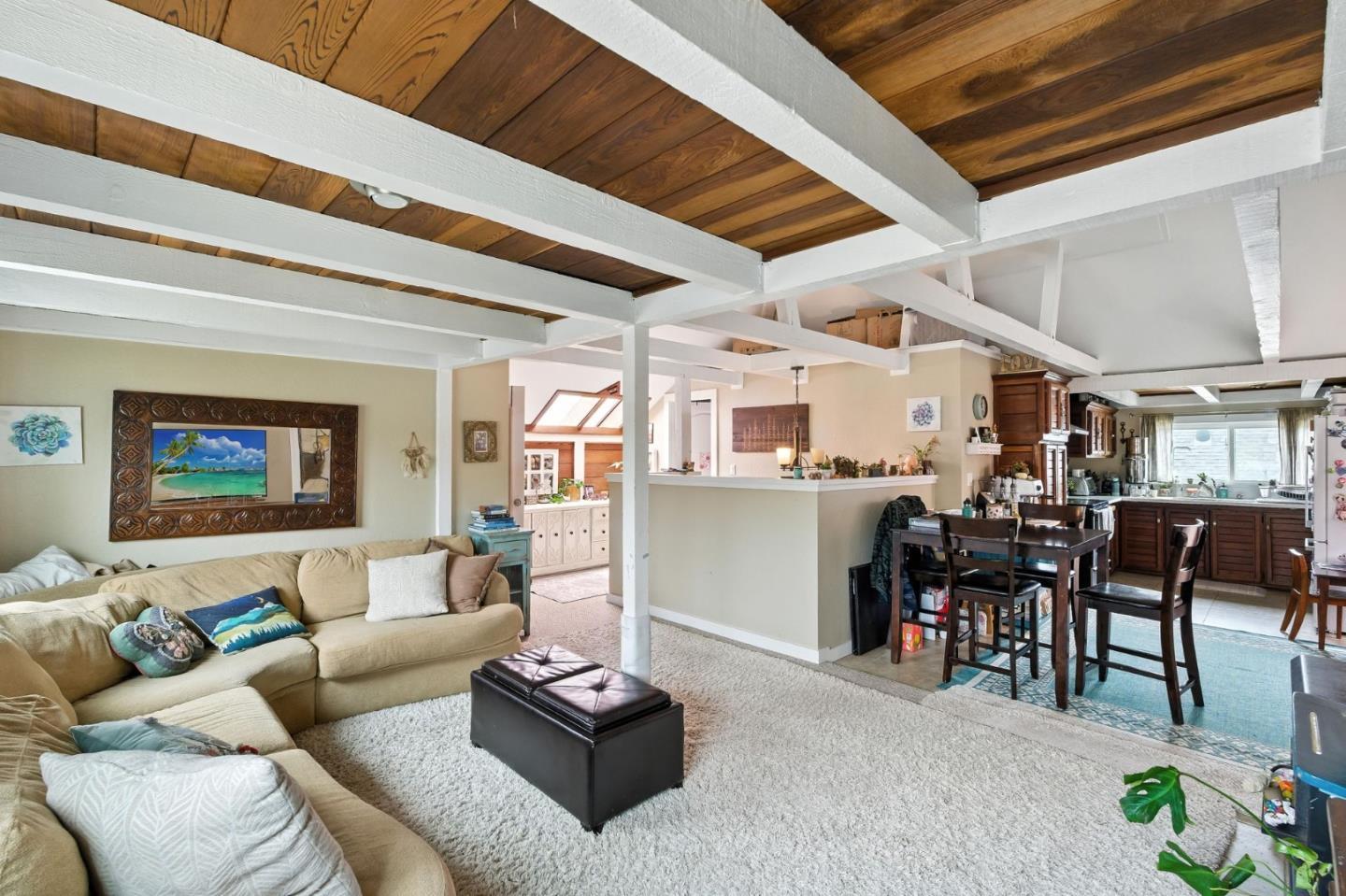 Detail Gallery Image 2 of 22 For 575 Myrtle St, Half Moon Bay,  CA 94019 - 3 Beds | 3 Baths