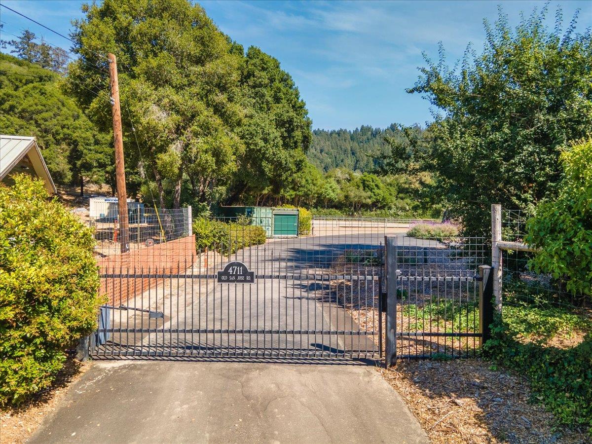 Detail Gallery Image 2 of 72 For 4711 Old San Jose Rd, Soquel,  CA 95073 - 3 Beds | 2/1 Baths