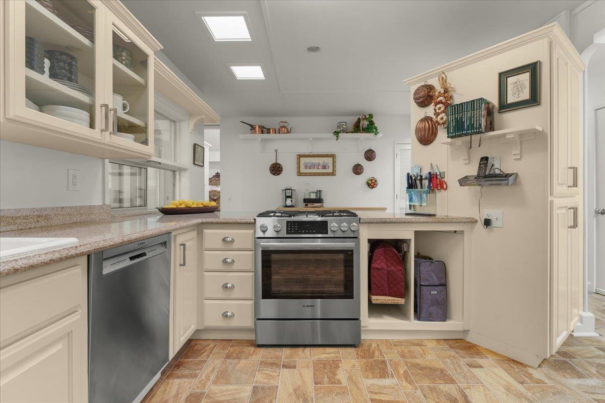 Detail Gallery Image 21 of 72 For 4711 Old San Jose Rd, Soquel,  CA 95073 - 3 Beds | 2/1 Baths