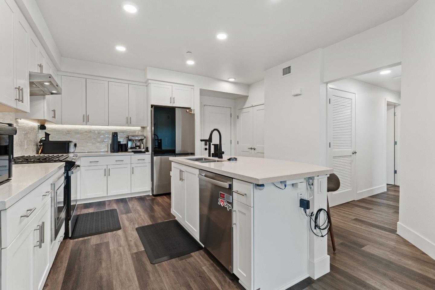 Detail Gallery Image 15 of 26 For 1853 Almaden Rd #504,  San Jose,  CA 95125 - 2 Beds | 2 Baths