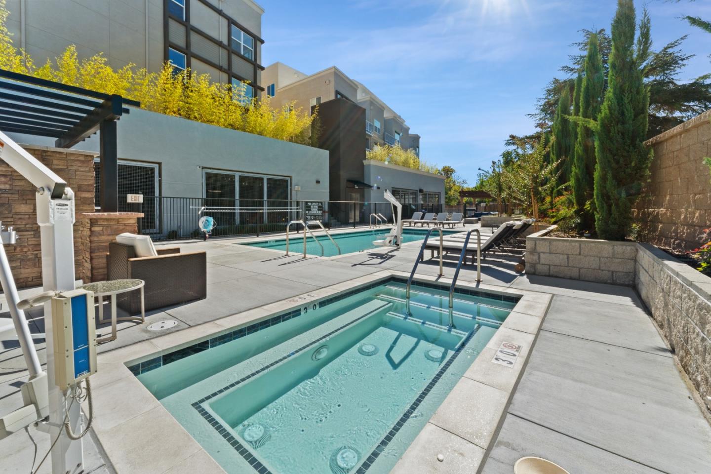 Detail Gallery Image 6 of 26 For 1853 Almaden Rd #504,  San Jose,  CA 95125 - 2 Beds | 2 Baths