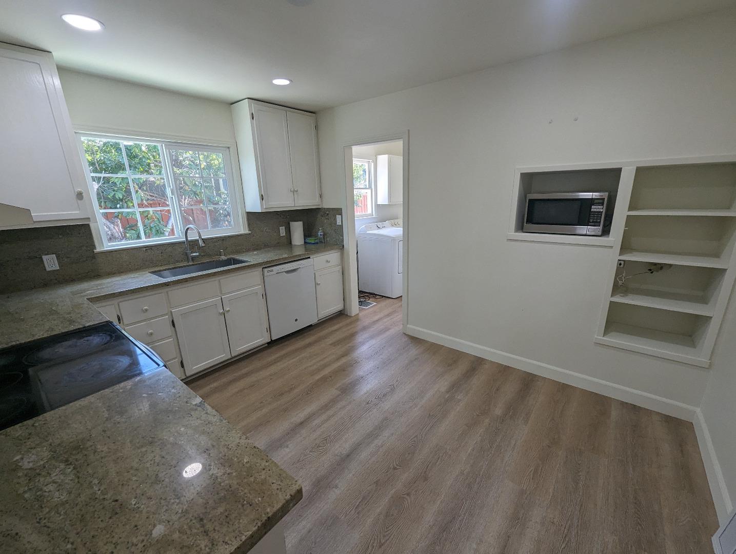 Detail Gallery Image 16 of 24 For 485 S Fair Oaks Ave, Sunnyvale,  CA 94086 - 3 Beds | 2 Baths