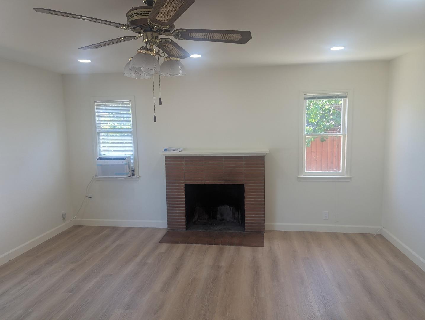 Detail Gallery Image 3 of 24 For 485 S Fair Oaks Ave, Sunnyvale,  CA 94086 - 3 Beds | 2 Baths