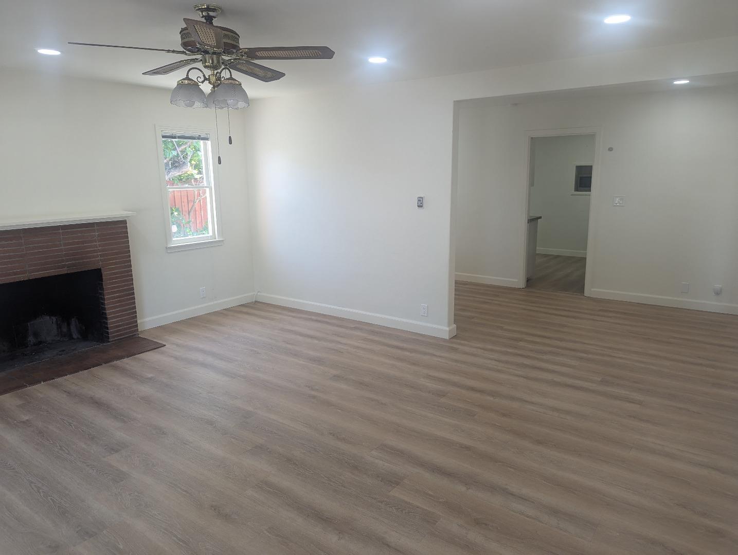 Detail Gallery Image 5 of 24 For 485 S Fair Oaks Ave, Sunnyvale,  CA 94086 - 3 Beds | 2 Baths
