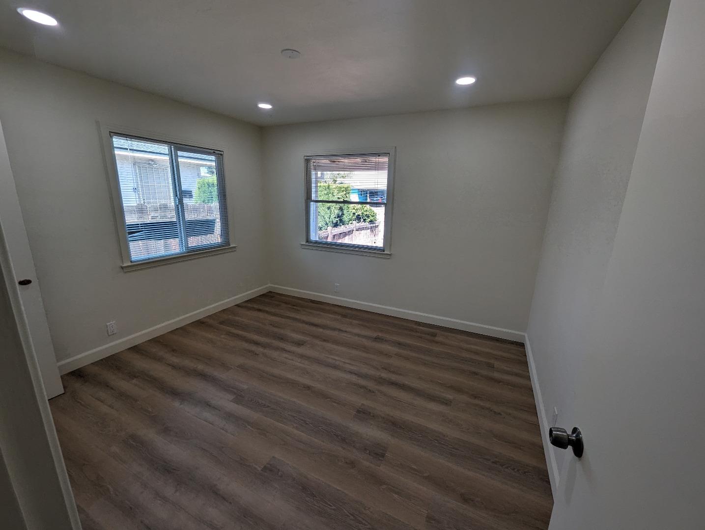Detail Gallery Image 7 of 24 For 485 S Fair Oaks Ave, Sunnyvale,  CA 94086 - 3 Beds | 2 Baths