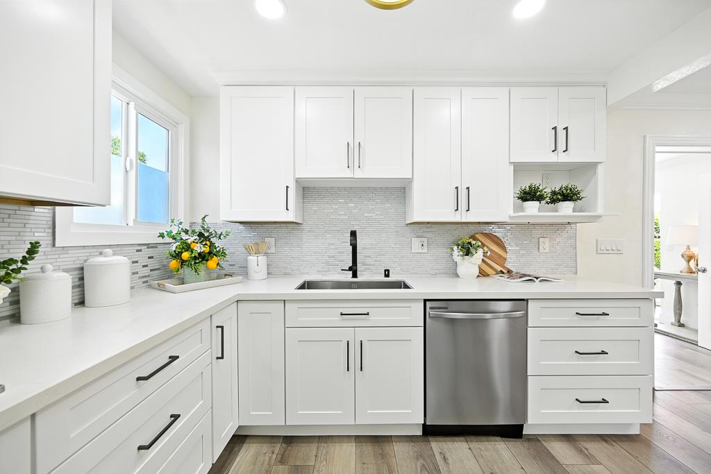 Detail Gallery Image 12 of 41 For 1504 York Ave, San Mateo,  CA 94401 - 3 Beds | 2 Baths