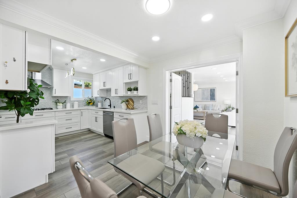 Detail Gallery Image 14 of 41 For 1504 York Ave, San Mateo,  CA 94401 - 3 Beds | 2 Baths
