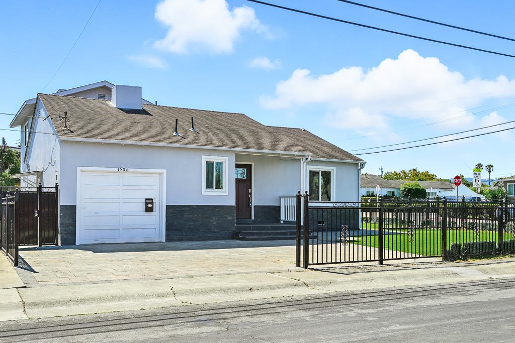 Detail Gallery Image 2 of 41 For 1504 York Ave, San Mateo,  CA 94401 - 3 Beds | 2 Baths