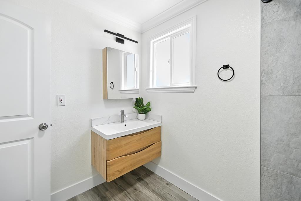 Detail Gallery Image 32 of 41 For 1504 York Ave, San Mateo,  CA 94401 - 3 Beds | 2 Baths