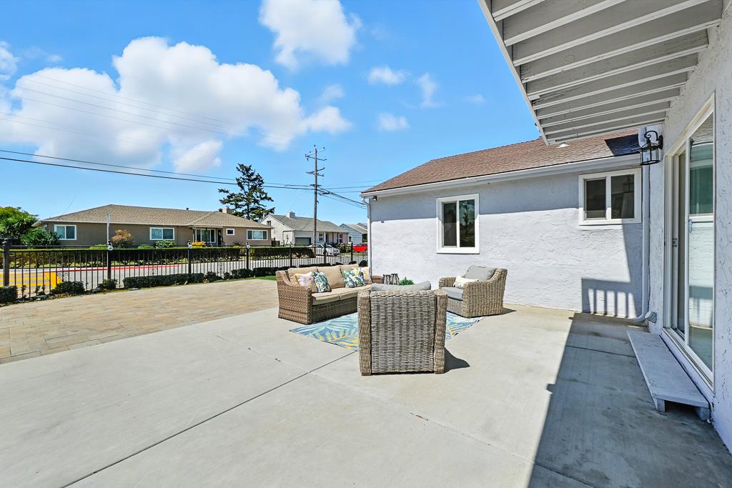 Detail Gallery Image 37 of 41 For 1504 York Ave, San Mateo,  CA 94401 - 3 Beds | 2 Baths