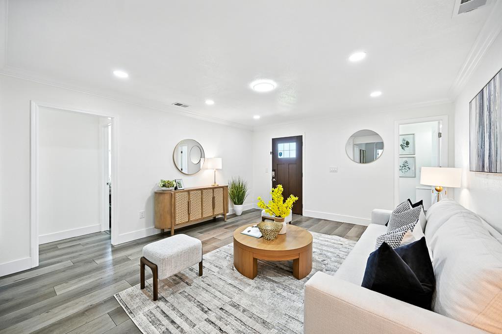 Detail Gallery Image 6 of 41 For 1504 York Ave, San Mateo,  CA 94401 - 3 Beds | 2 Baths