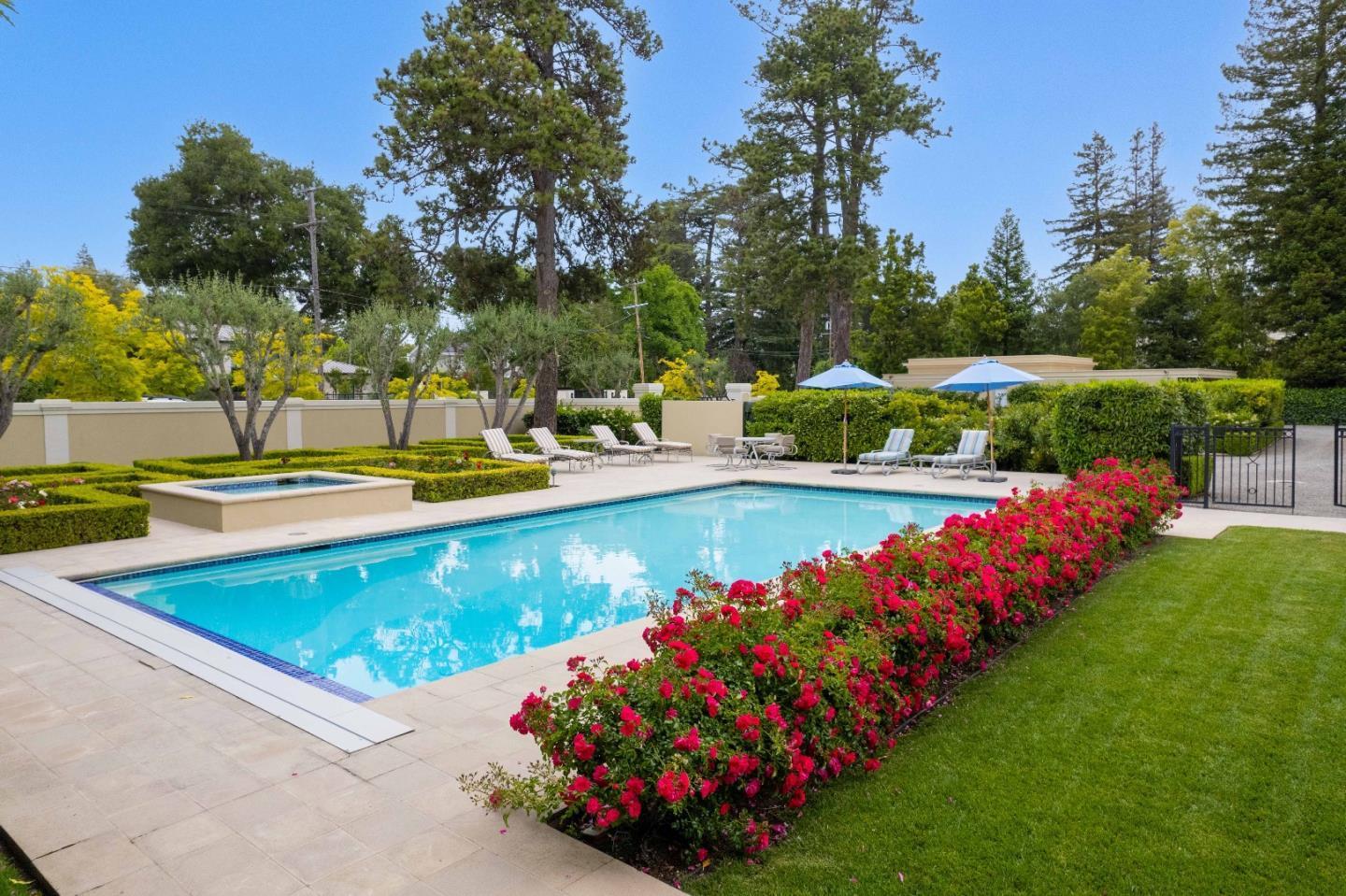 Detail Gallery Image 11 of 43 For 245 W Santa Inez Ave, Hillsborough,  CA 94010 - 5 Beds | 5/1 Baths