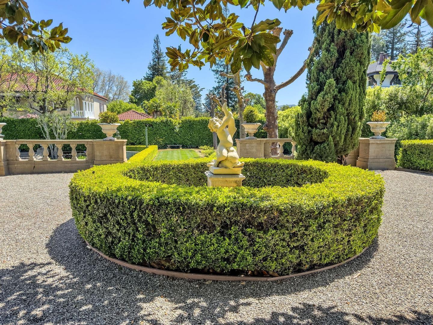 Detail Gallery Image 18 of 43 For 245 W Santa Inez Ave, Hillsborough,  CA 94010 - 5 Beds | 5/1 Baths