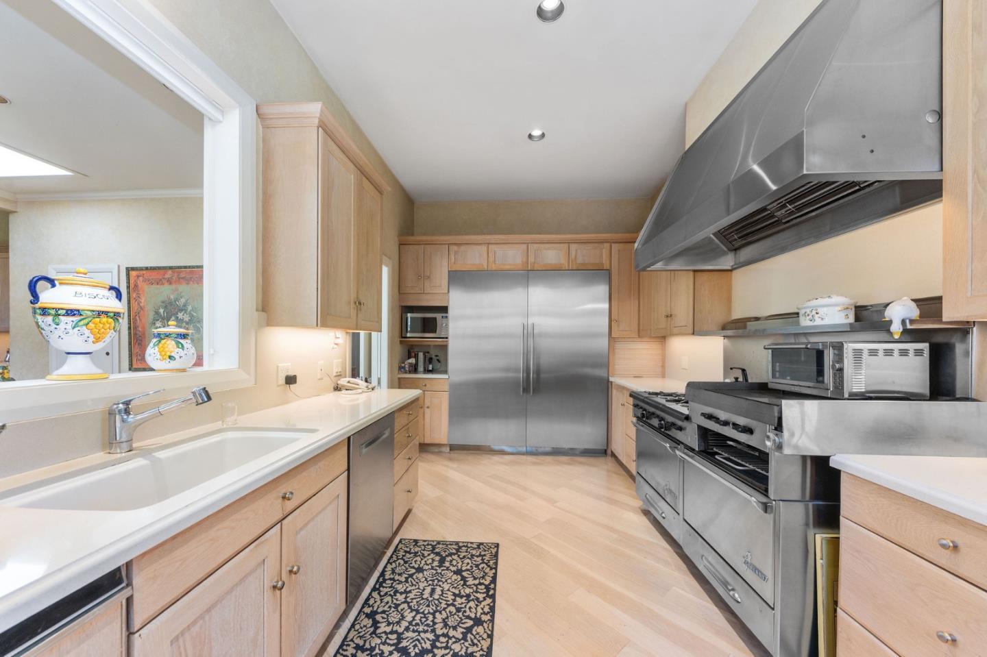 Detail Gallery Image 38 of 43 For 245 W Santa Inez Ave, Hillsborough,  CA 94010 - 5 Beds | 5/1 Baths