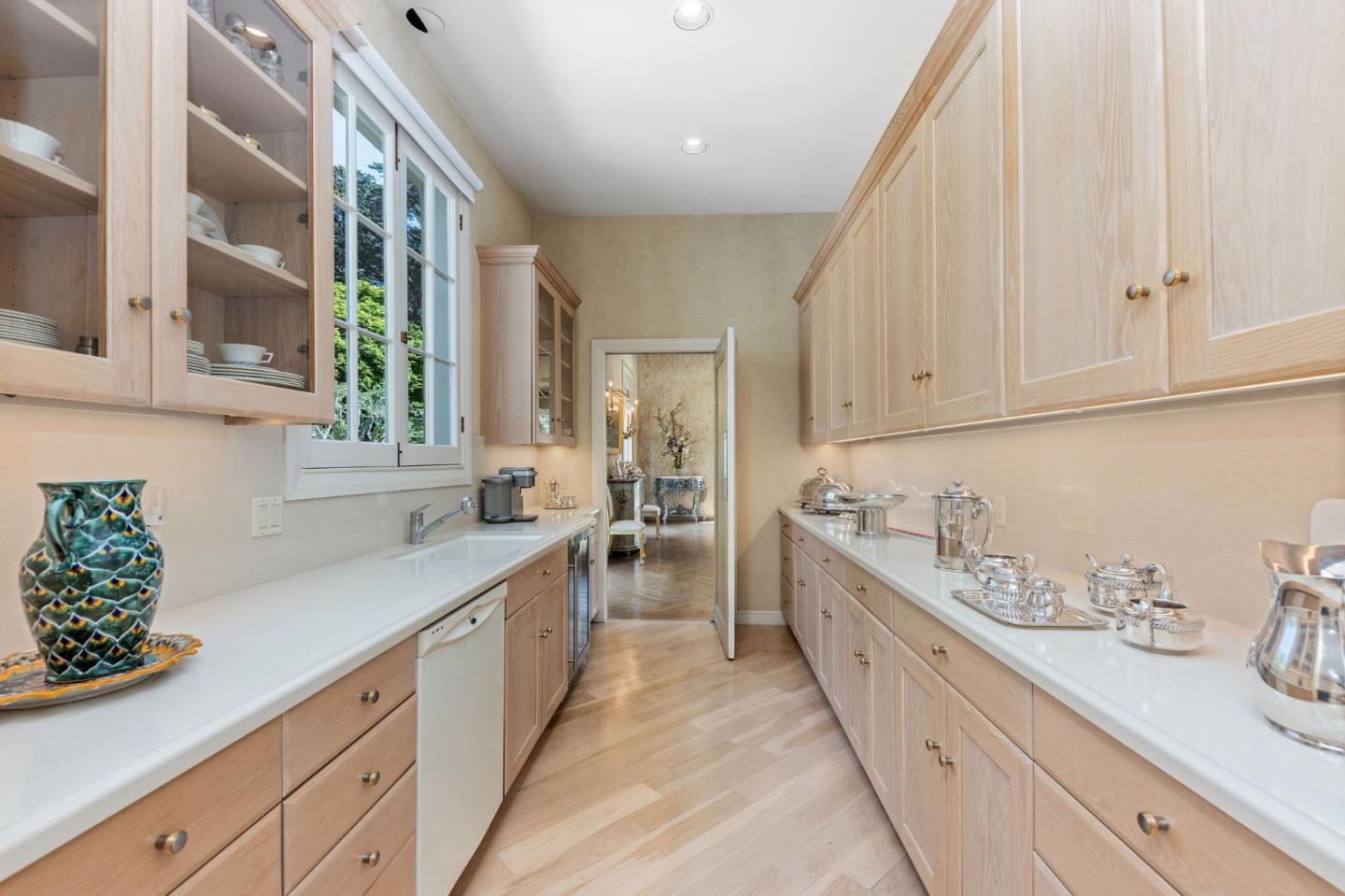Detail Gallery Image 39 of 43 For 245 W Santa Inez Ave, Hillsborough,  CA 94010 - 5 Beds | 5/1 Baths