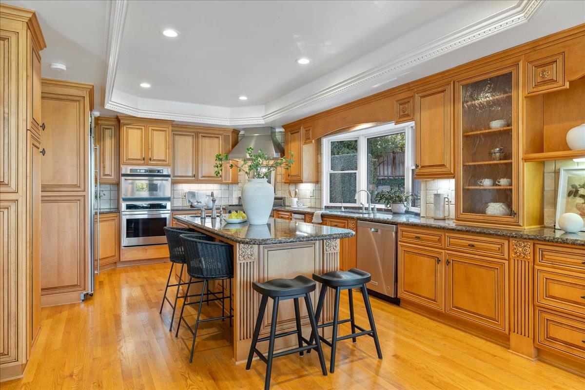 Detail Gallery Image 10 of 31 For 105 Vista Del Prado, Los Gatos,  CA 95030 - 5 Beds | 4 Baths