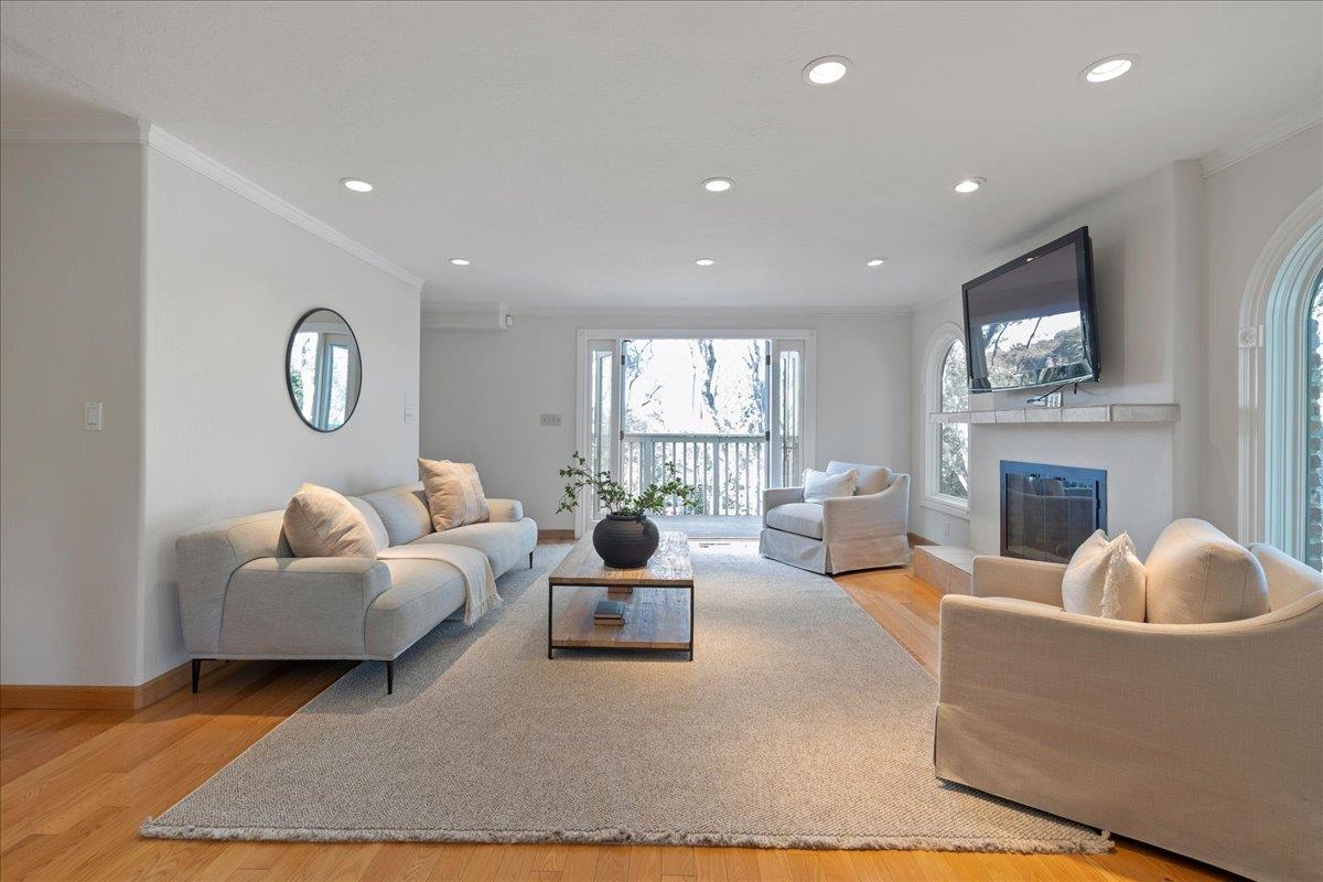 Detail Gallery Image 12 of 31 For 105 Vista Del Prado, Los Gatos,  CA 95030 - 5 Beds | 4 Baths