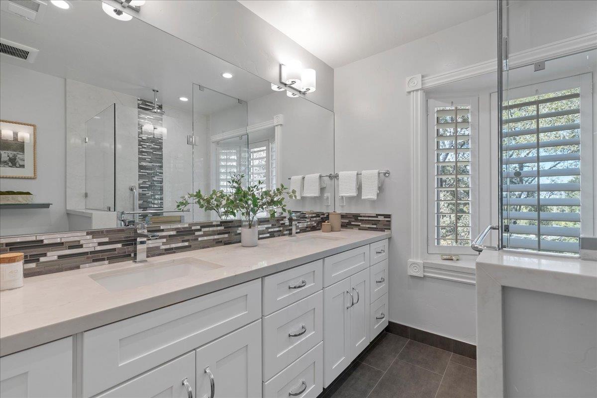 Detail Gallery Image 18 of 31 For 105 Vista Del Prado, Los Gatos,  CA 95030 - 5 Beds | 4 Baths