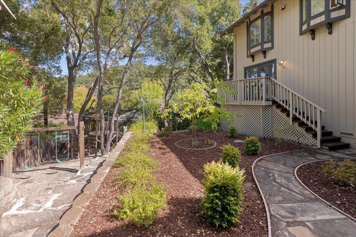 Detail Gallery Image 30 of 31 For 105 Vista Del Prado, Los Gatos,  CA 95030 - 5 Beds | 4 Baths