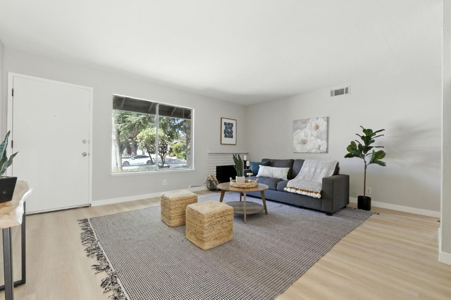 Detail Gallery Image 10 of 47 For 396 Vale Dr, San Jose,  CA 95123 - 2 Beds | 1 Baths