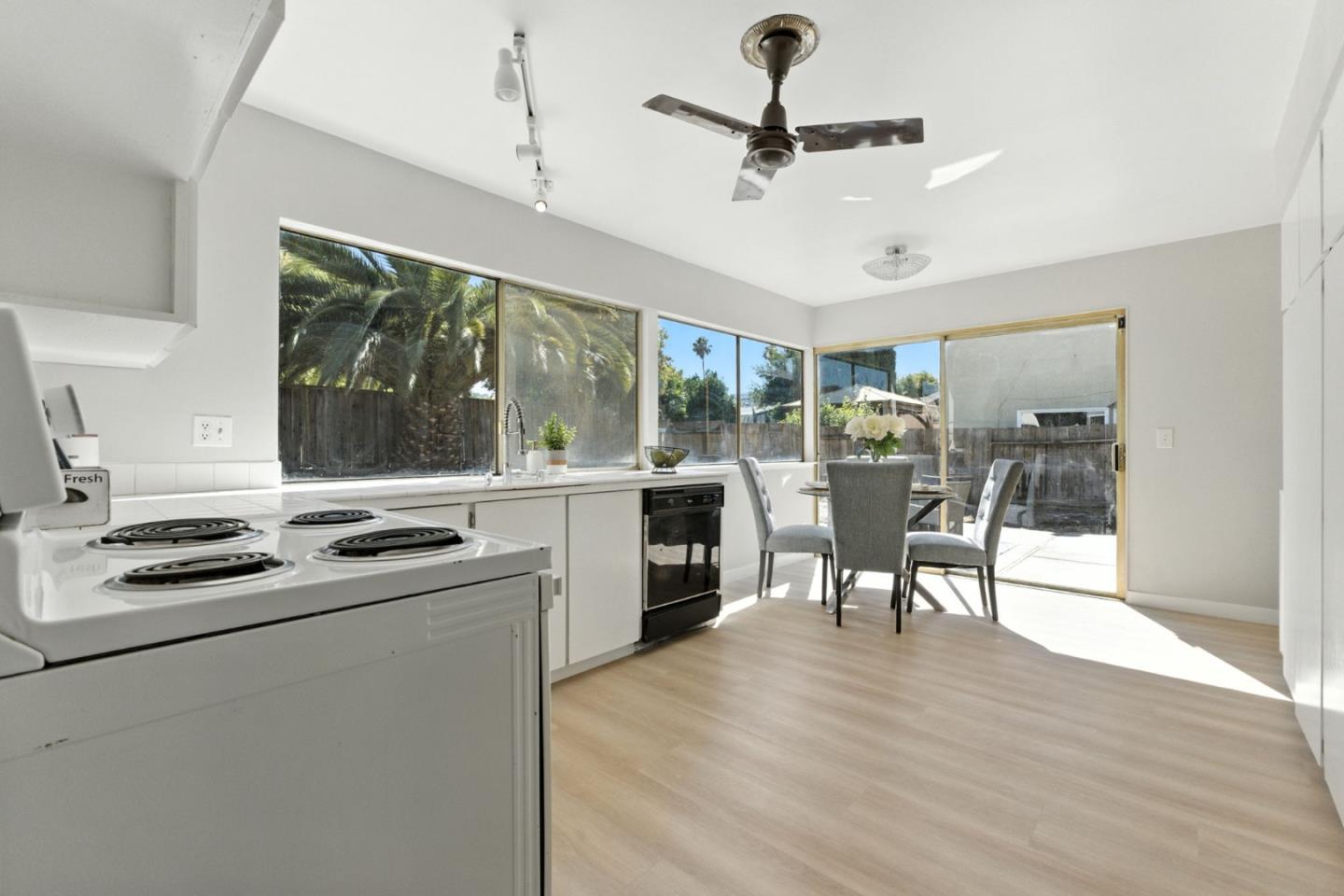 Detail Gallery Image 13 of 47 For 396 Vale Dr, San Jose,  CA 95123 - 2 Beds | 1 Baths