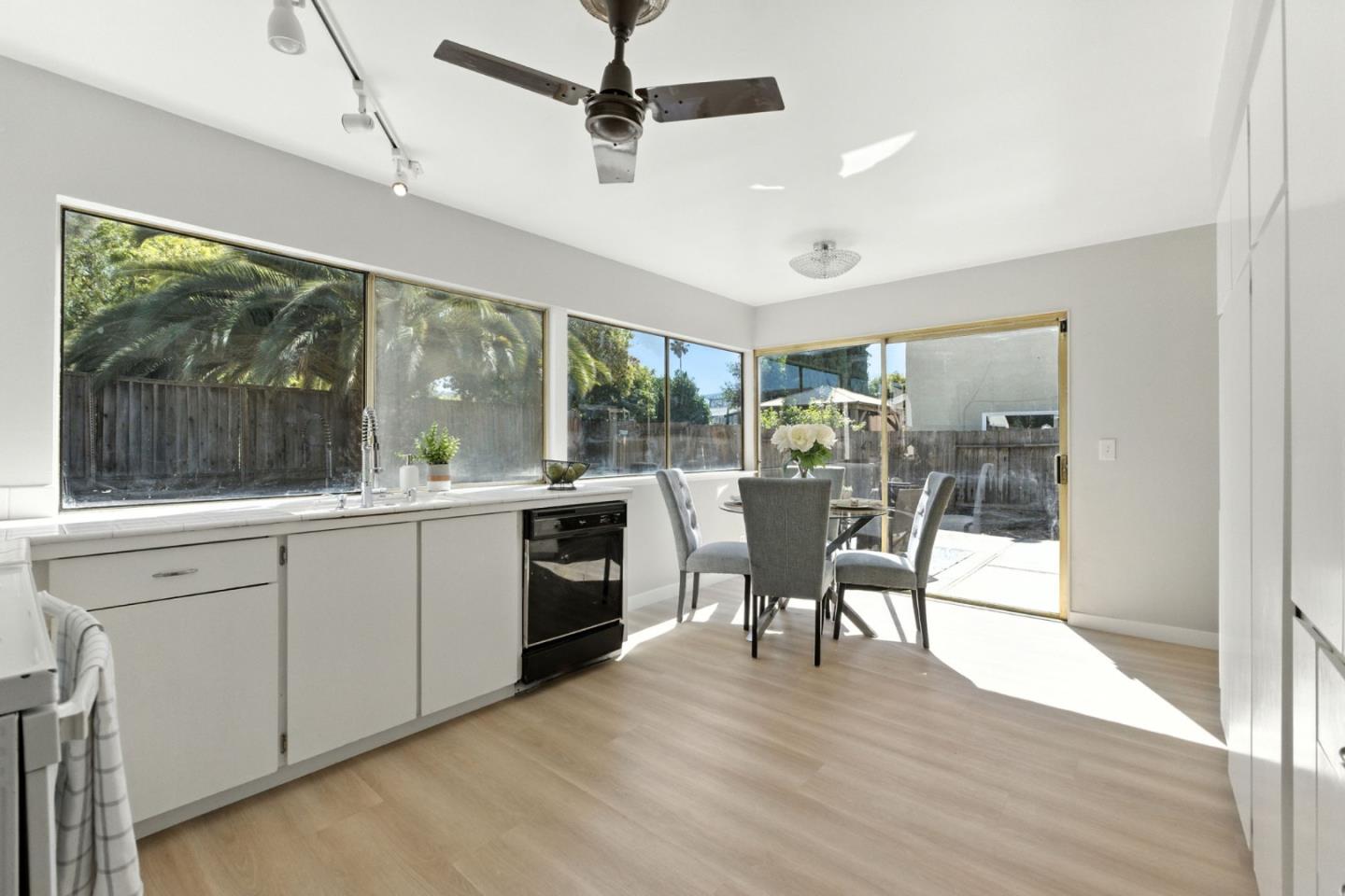 Detail Gallery Image 14 of 47 For 396 Vale Dr, San Jose,  CA 95123 - 2 Beds | 1 Baths