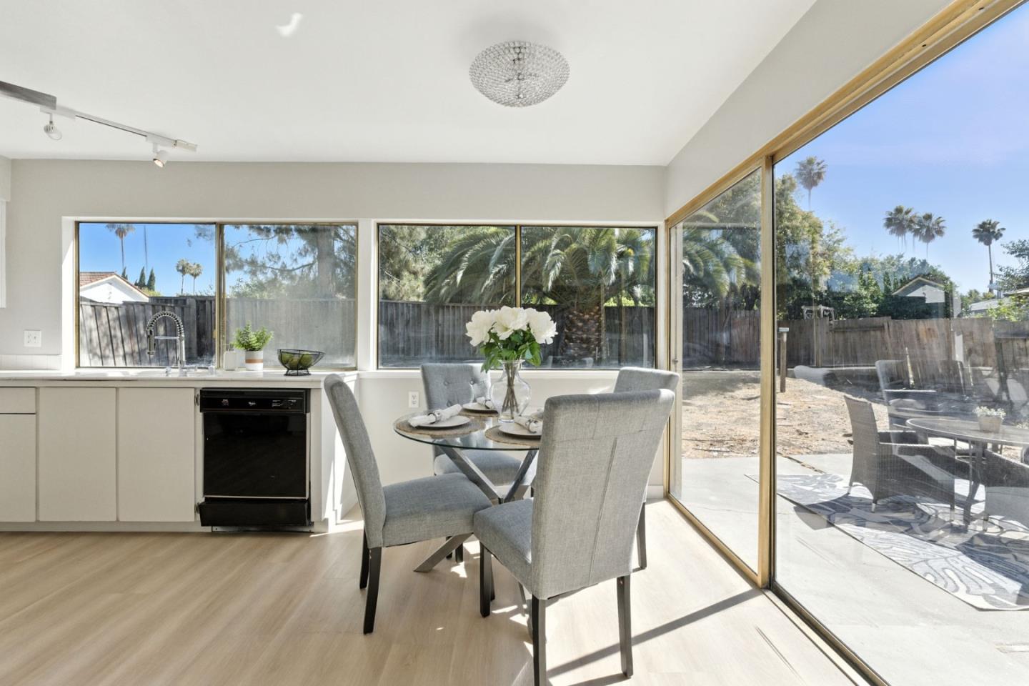Detail Gallery Image 18 of 47 For 396 Vale Dr, San Jose,  CA 95123 - 2 Beds | 1 Baths