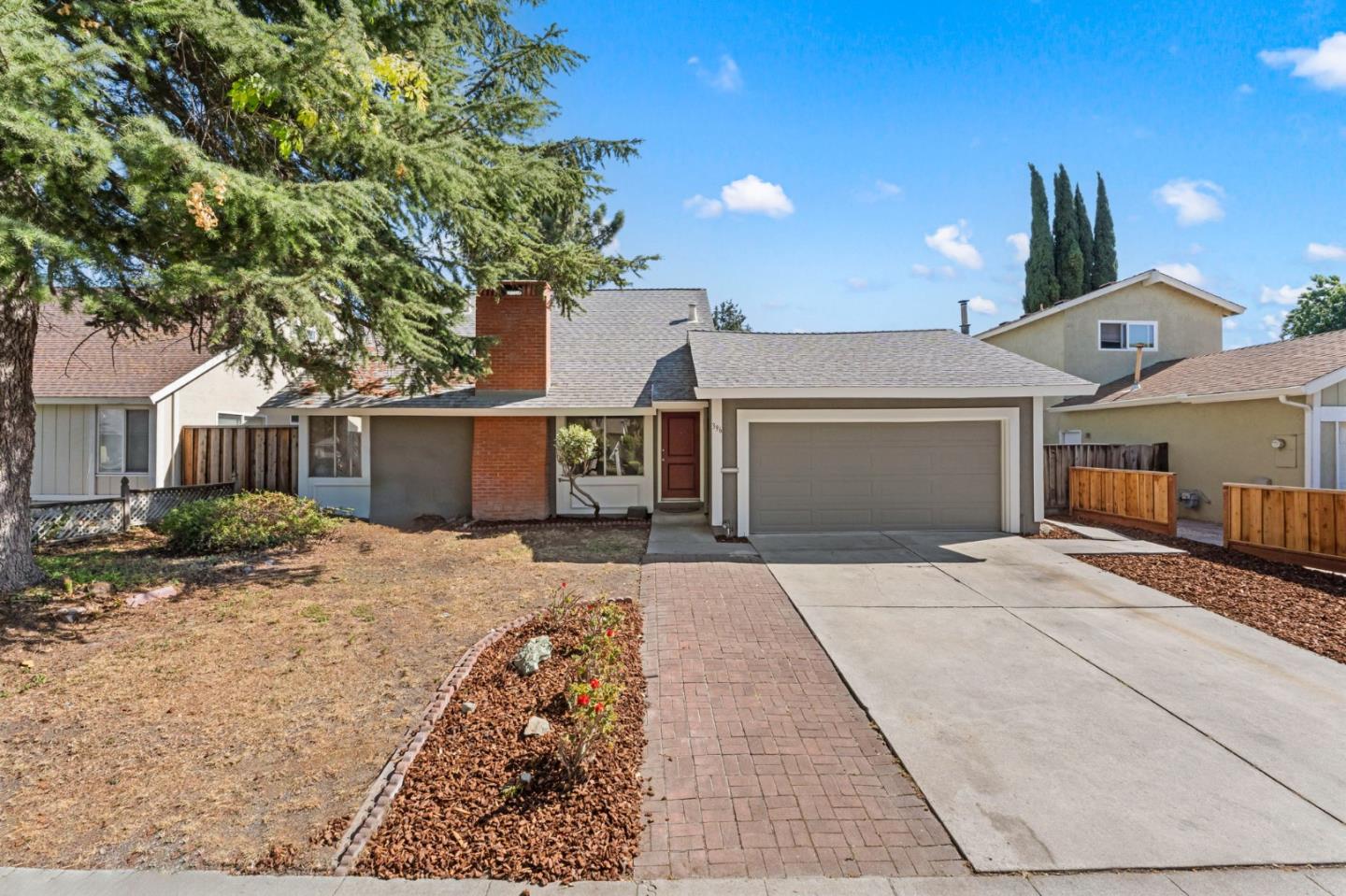 Detail Gallery Image 4 of 47 For 396 Vale Dr, San Jose,  CA 95123 - 2 Beds | 1 Baths