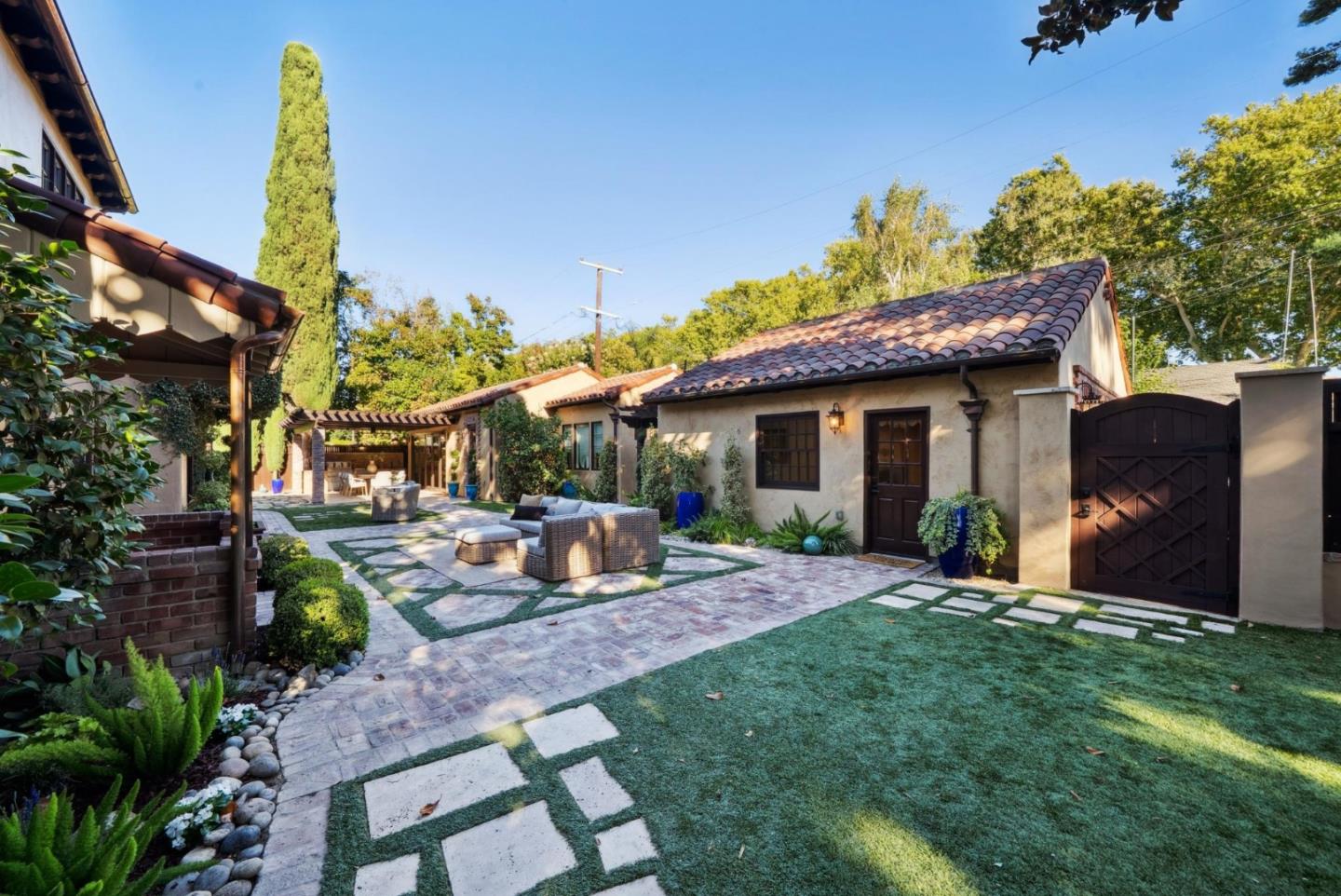 Detail Gallery Image 29 of 85 For 1198 Roycott Way, San Jose,  CA 95125 - 4 Beds | 2/1 Baths