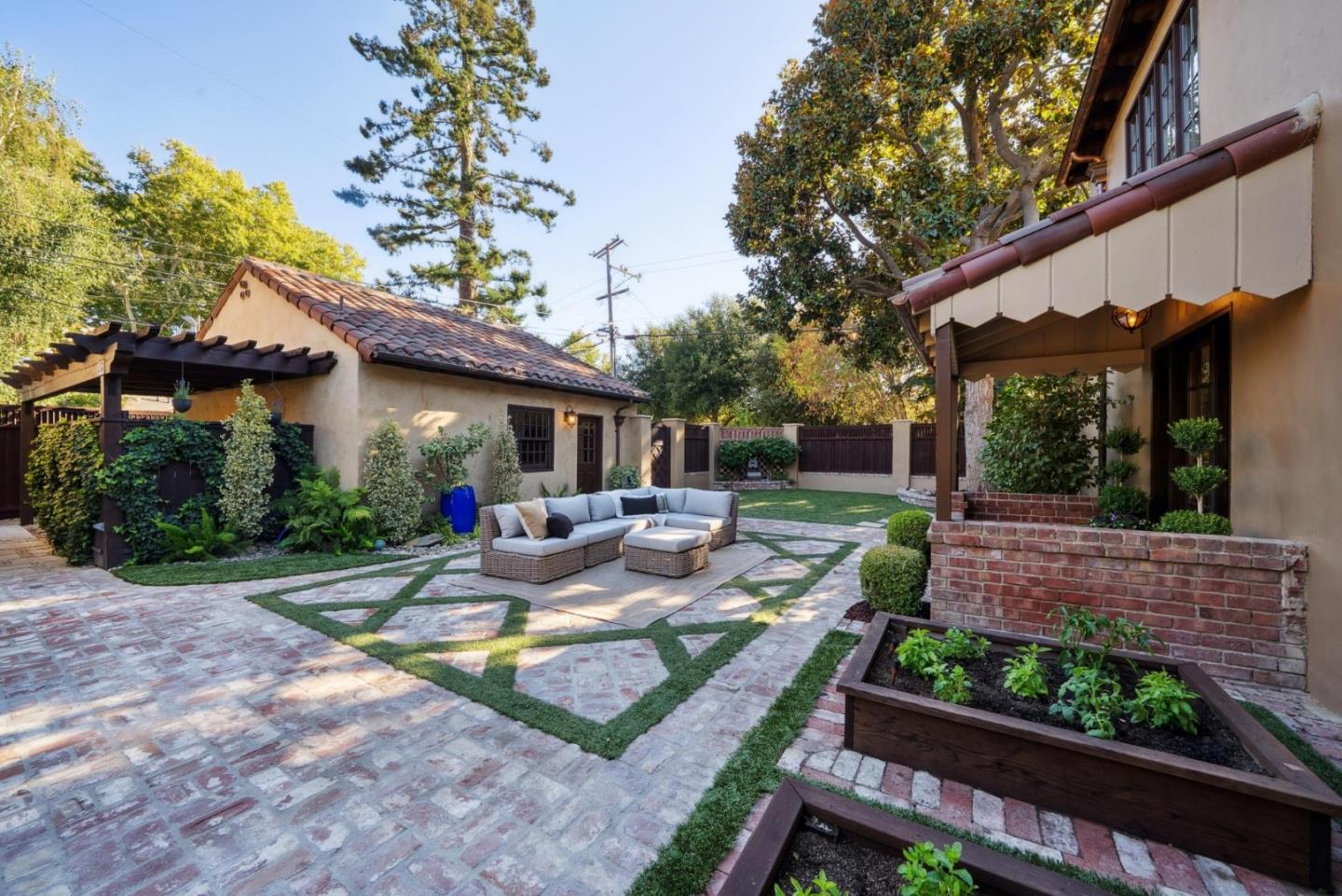 Detail Gallery Image 31 of 85 For 1198 Roycott Way, San Jose,  CA 95125 - 4 Beds | 2/1 Baths
