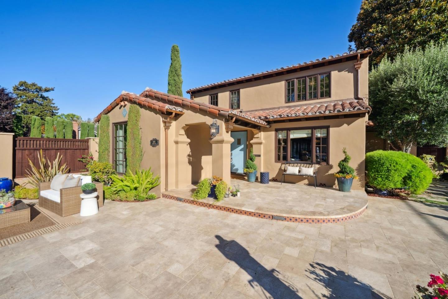 Detail Gallery Image 9 of 85 For 1198 Roycott Way, San Jose,  CA 95125 - 4 Beds | 2/1 Baths