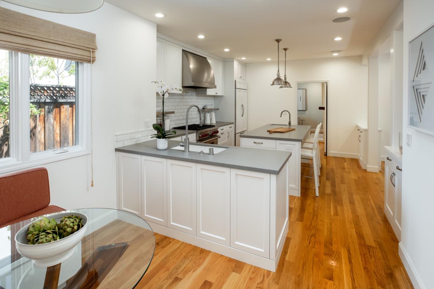 Detail Gallery Image 13 of 39 For 331 Arlington Rd, Redwood City,  CA 94062 - 4 Beds | 2/1 Baths