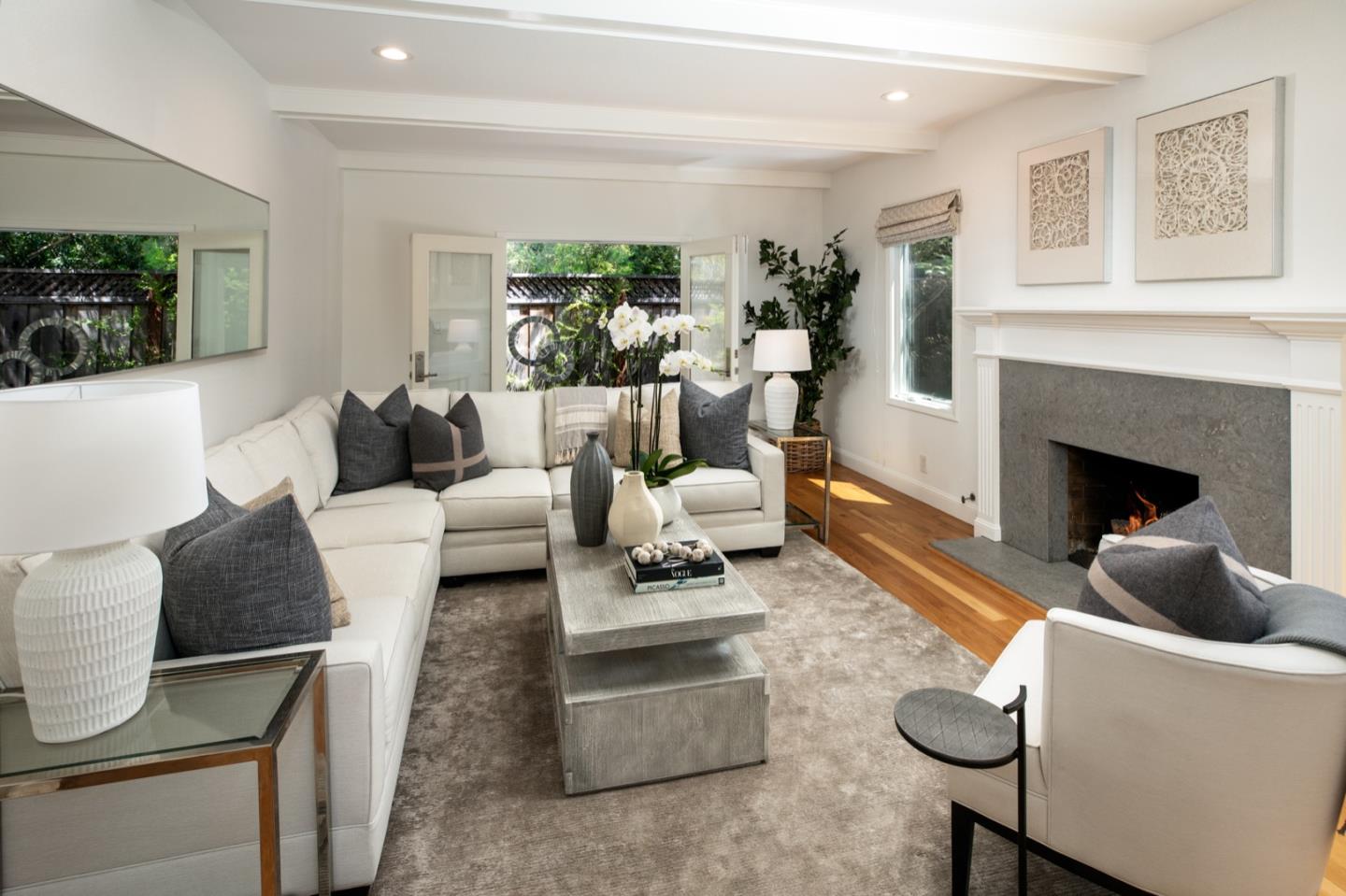 Detail Gallery Image 16 of 39 For 331 Arlington Rd, Redwood City,  CA 94062 - 4 Beds | 2/1 Baths