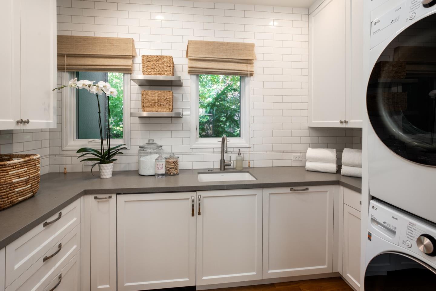 Detail Gallery Image 20 of 39 For 331 Arlington Rd, Redwood City,  CA 94062 - 4 Beds | 2/1 Baths