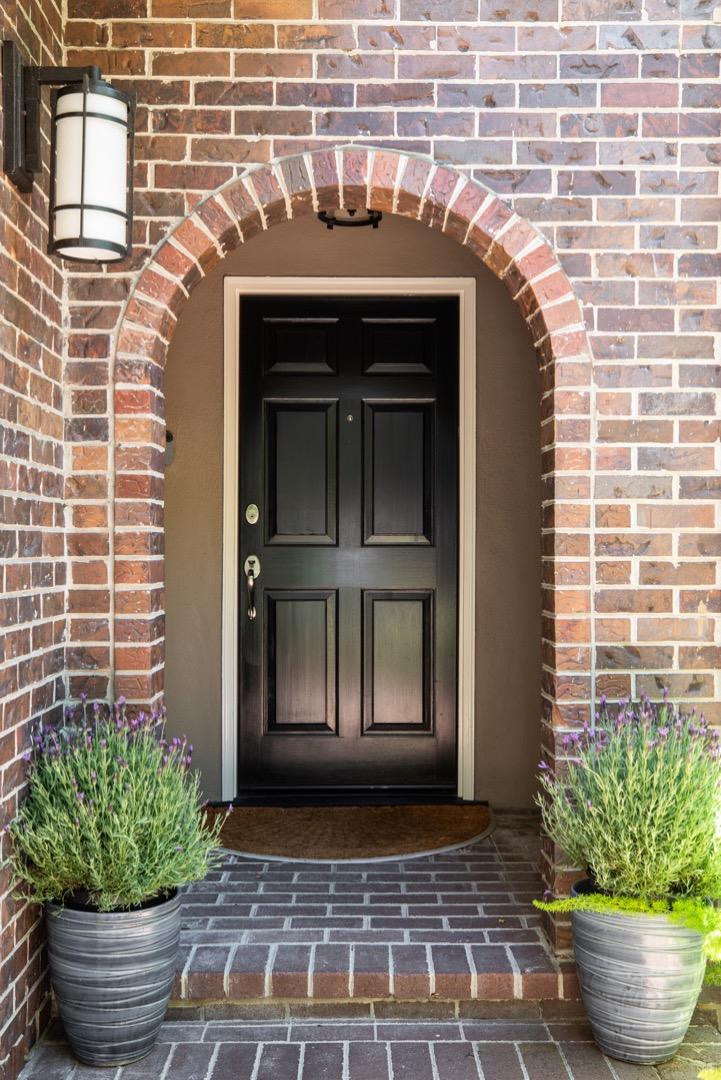 Detail Gallery Image 3 of 39 For 331 Arlington Rd, Redwood City,  CA 94062 - 4 Beds | 2/1 Baths