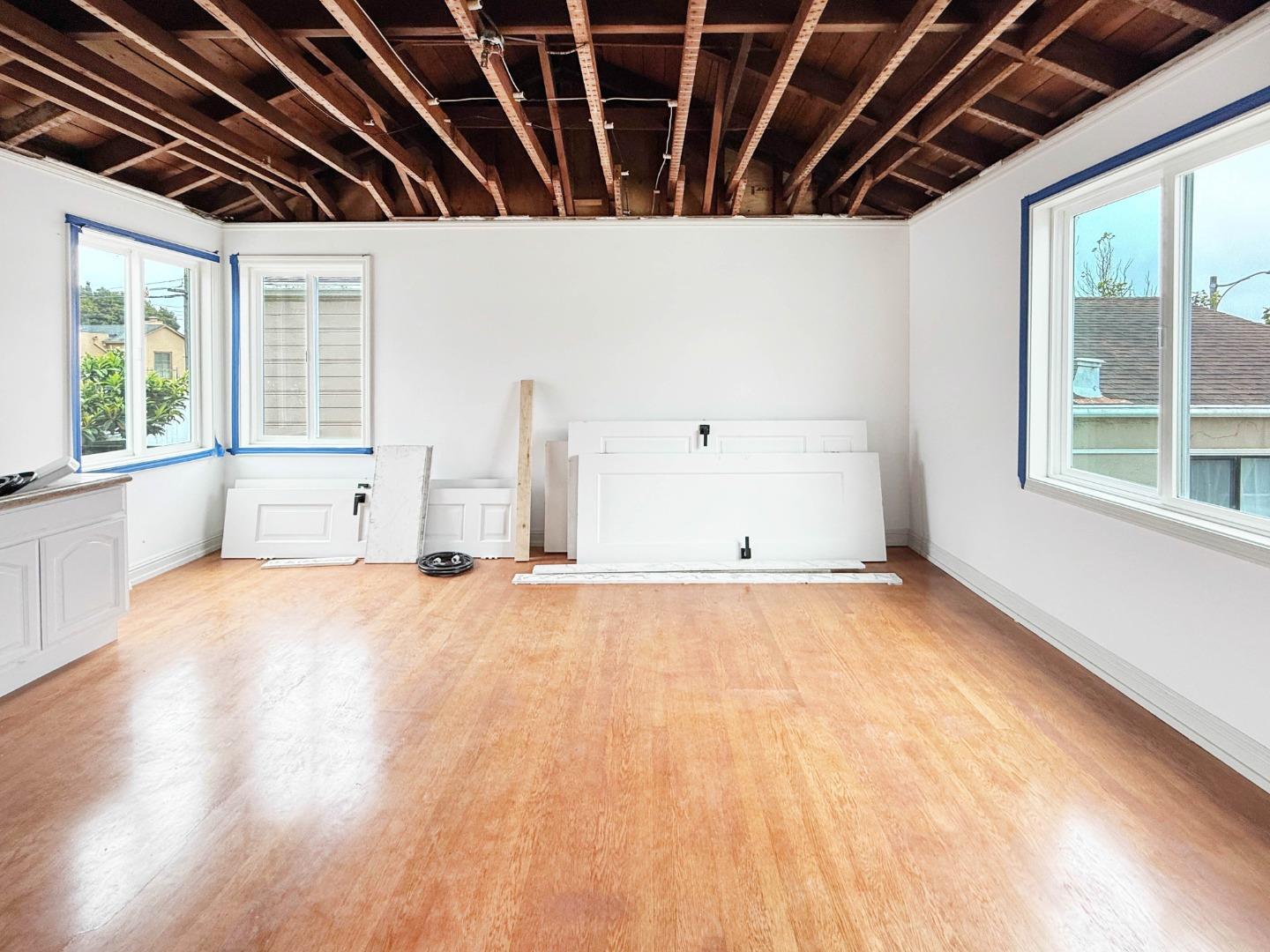 Detail Gallery Image 12 of 33 For 3060 19th Ave, San Francisco,  CA 94132 - 3 Beds | 1/1 Baths