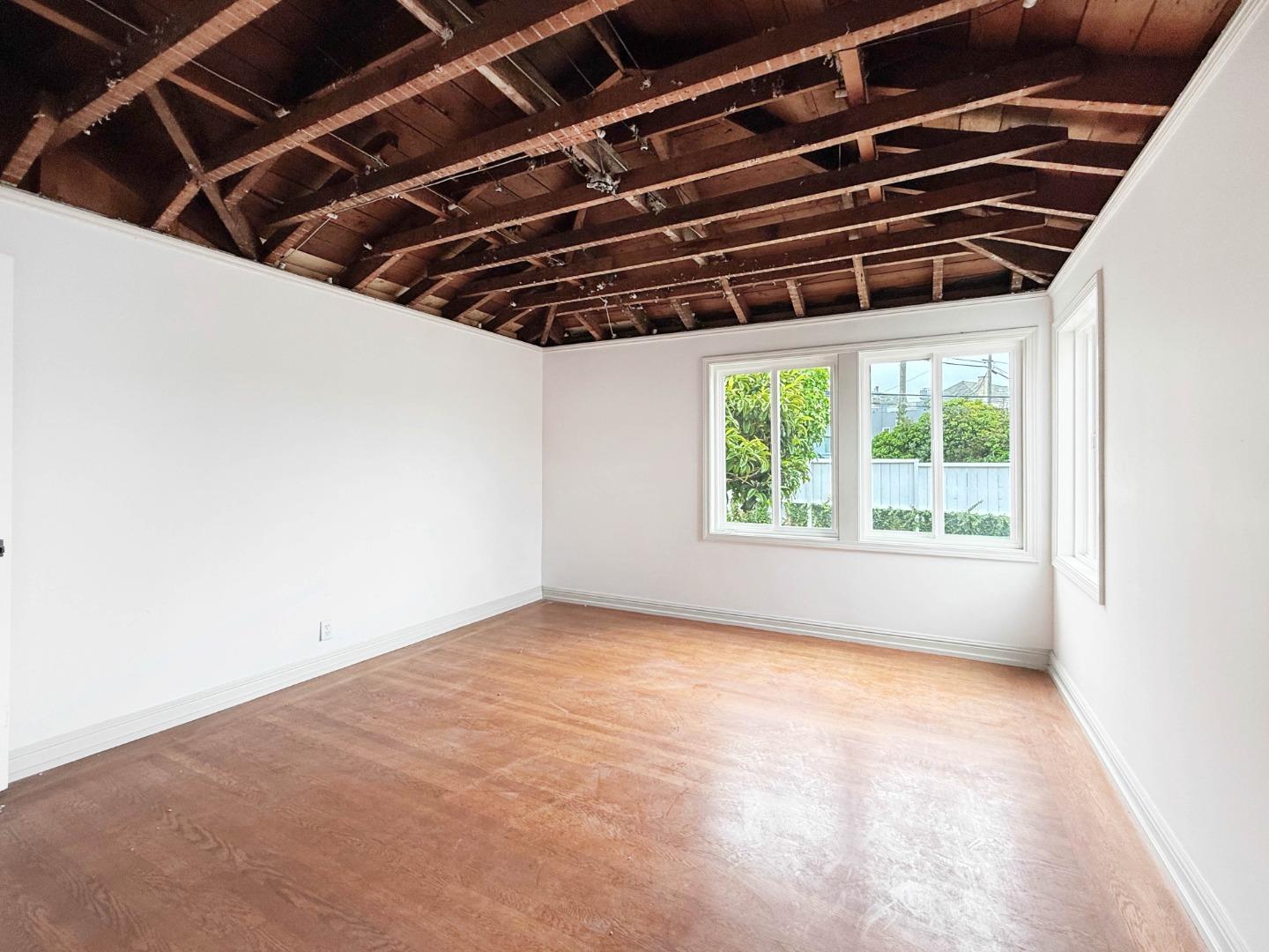 Detail Gallery Image 13 of 33 For 3060 19th Ave, San Francisco,  CA 94132 - 3 Beds | 1/1 Baths