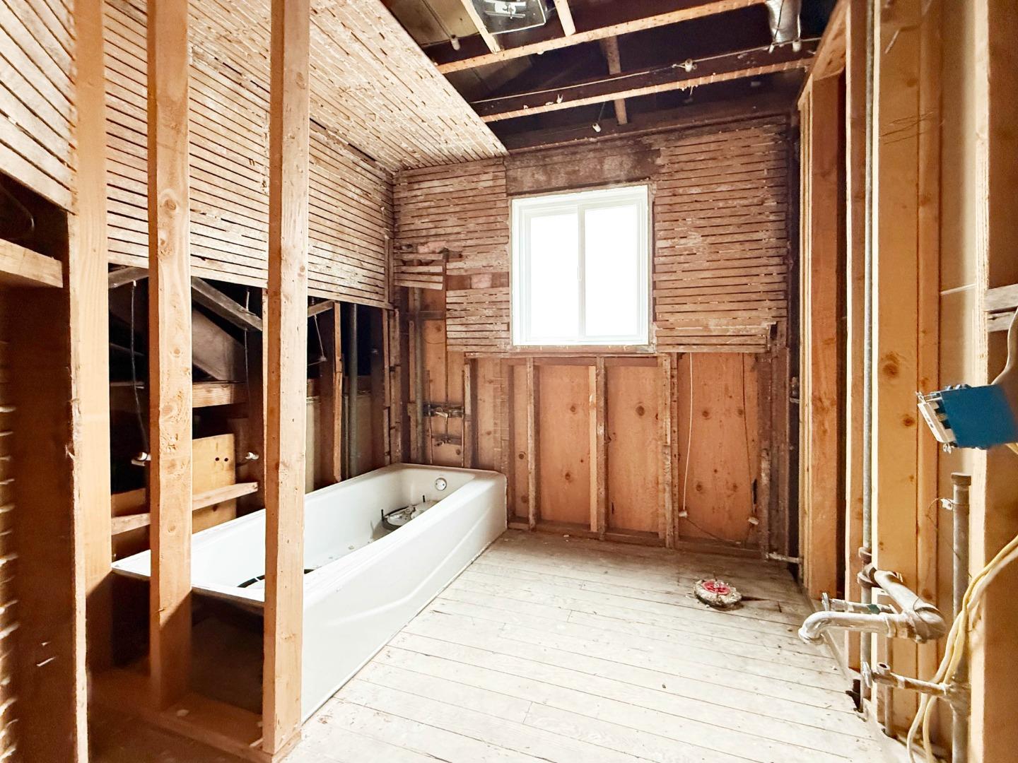 Detail Gallery Image 15 of 33 For 3060 19th Ave, San Francisco,  CA 94132 - 3 Beds | 1/1 Baths