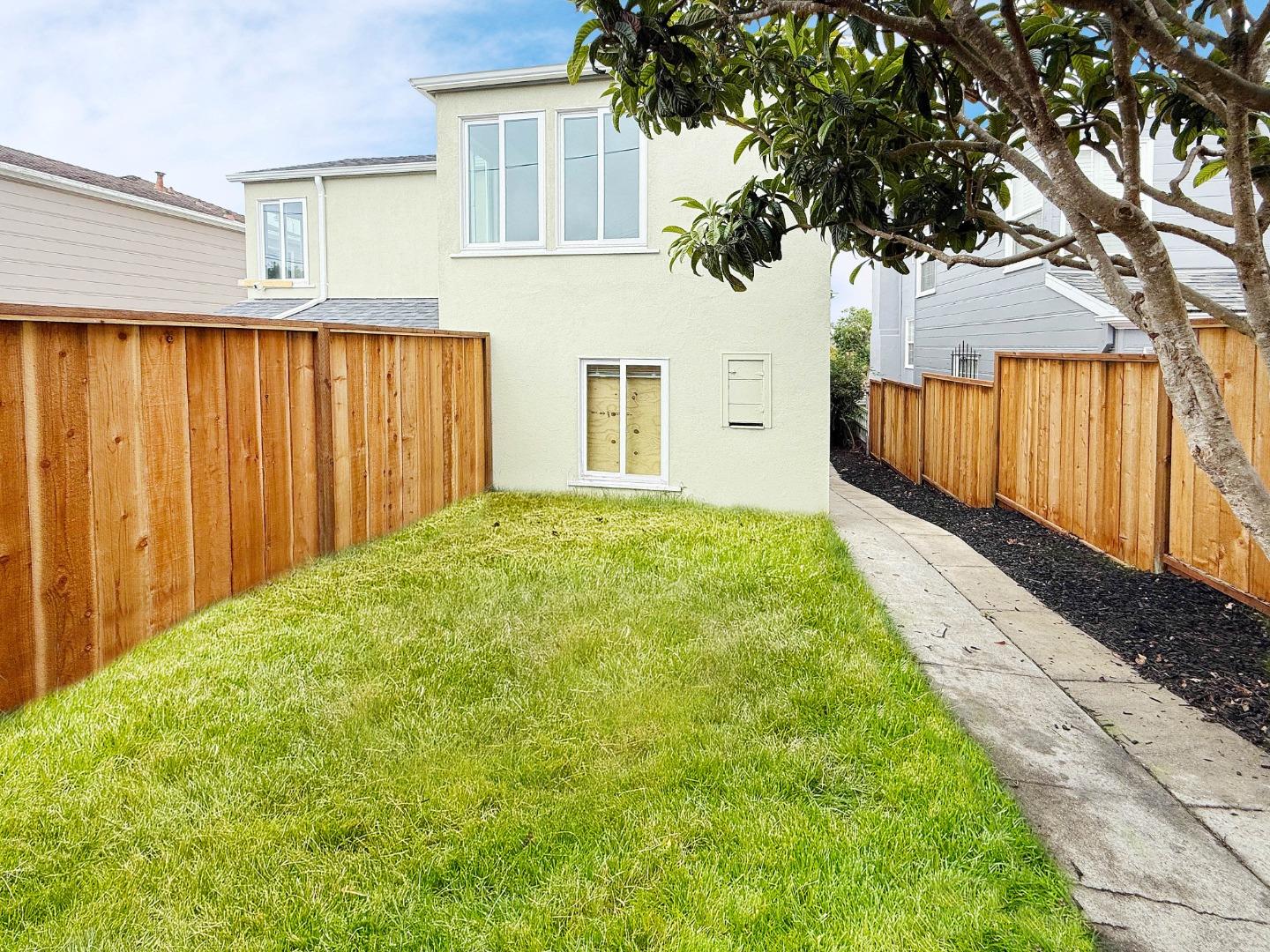 Detail Gallery Image 20 of 33 For 3060 19th Ave, San Francisco,  CA 94132 - 3 Beds | 1/1 Baths