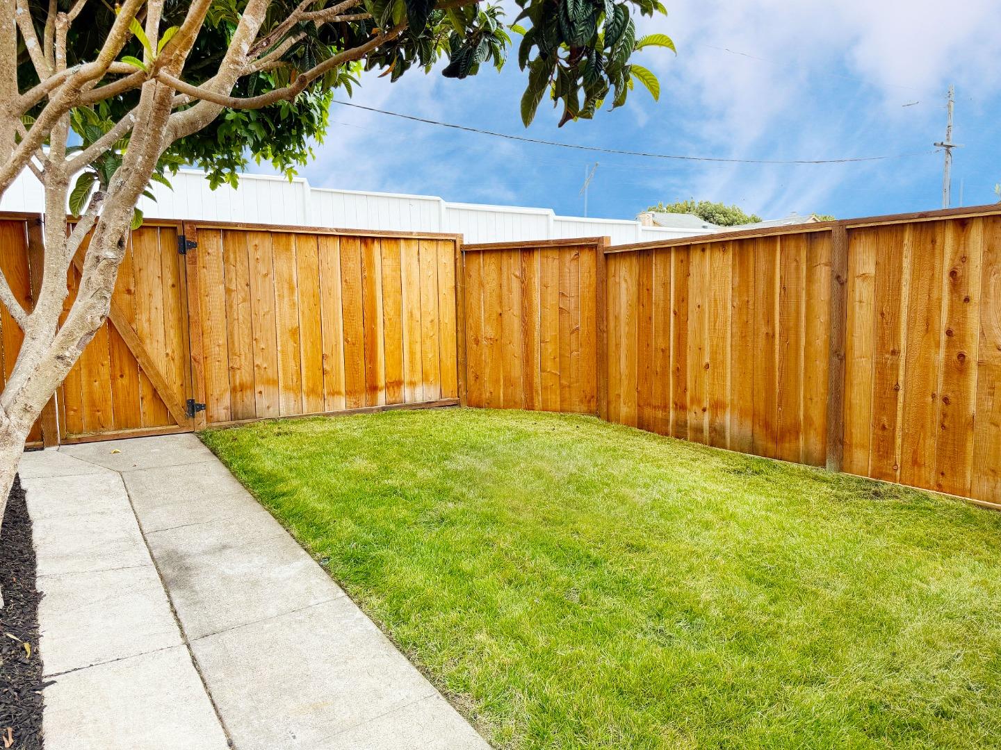 Detail Gallery Image 21 of 33 For 3060 19th Ave, San Francisco,  CA 94132 - 3 Beds | 1/1 Baths