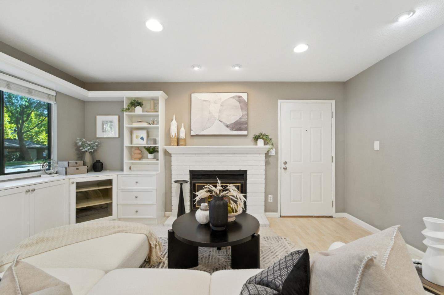 Detail Gallery Image 2 of 24 For 5457 Makati Cir, San Jose,  CA 95123 - 1 Beds | 1 Baths