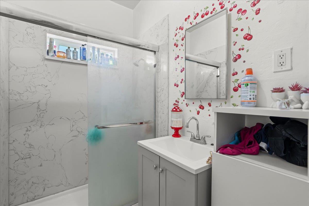 Detail Gallery Image 6 of 13 For 162 E San Salvador St, San Jose,  CA 95112 - – Beds | – Baths