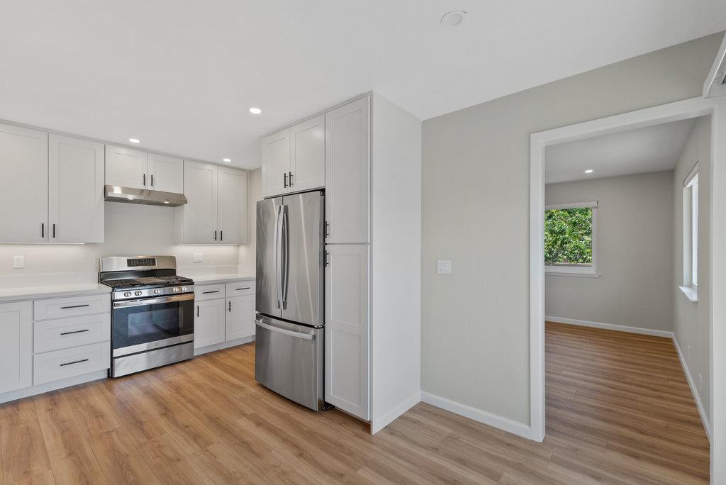 Detail Gallery Image 5 of 42 For 221 Carey Ave, Freedom,  CA 95019 - – Beds | – Baths