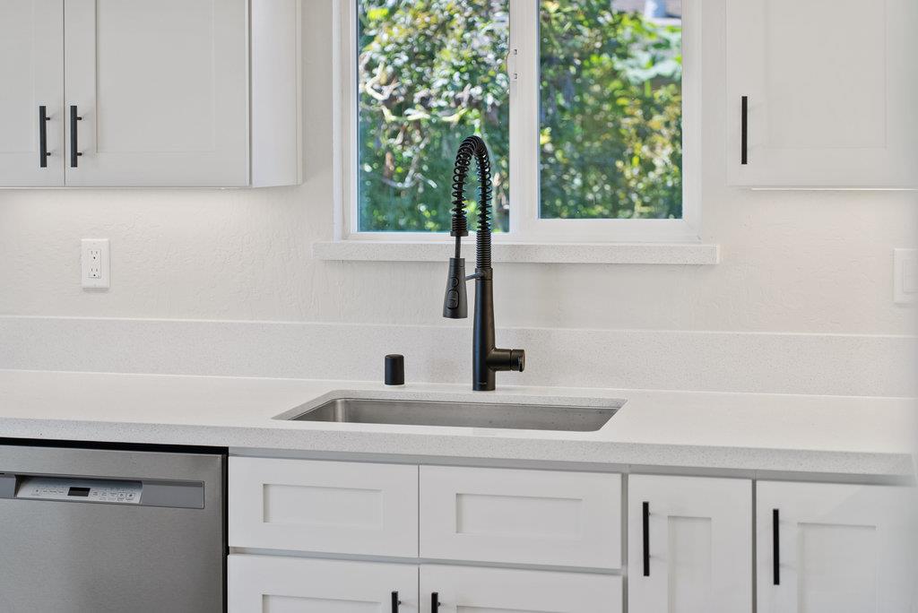 Detail Gallery Image 7 of 42 For 221 Carey Ave, Freedom,  CA 95019 - – Beds | – Baths