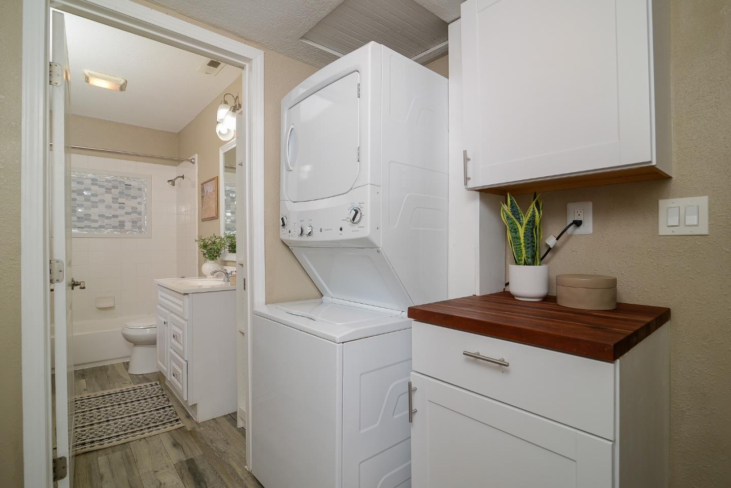 Detail Gallery Image 11 of 20 For 5359 14th Ave, Sacramento,  CA 95820 - 2 Beds | 1 Baths