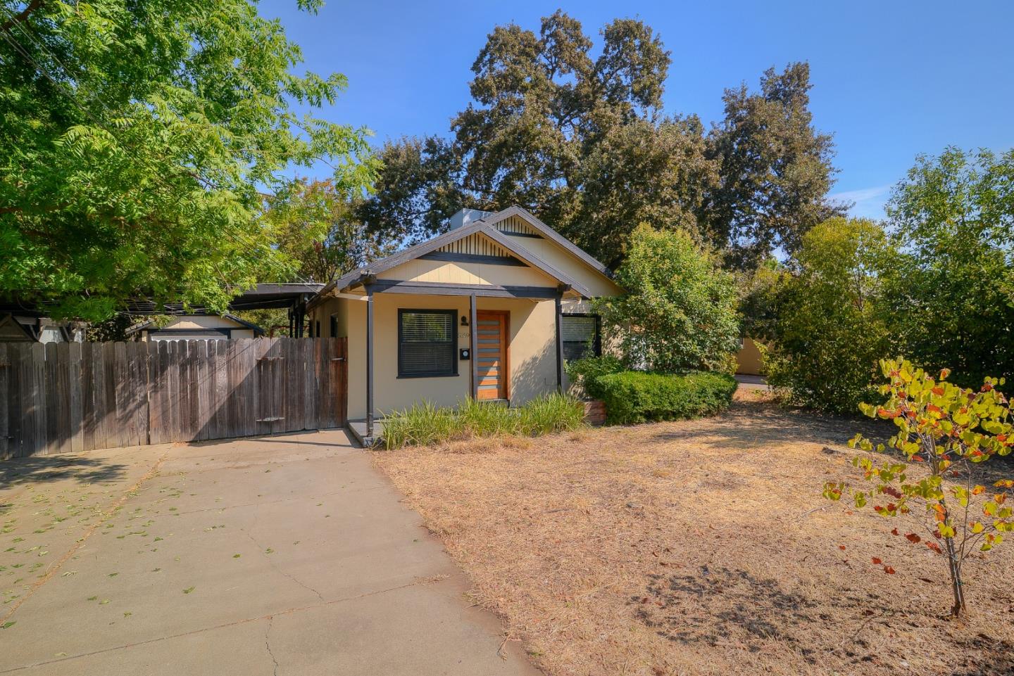 Detail Gallery Image 13 of 20 For 5359 14th Ave, Sacramento,  CA 95820 - 2 Beds | 1 Baths