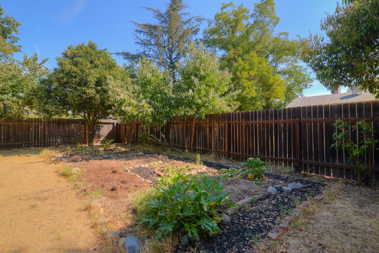 Detail Gallery Image 16 of 20 For 5359 14th Ave, Sacramento,  CA 95820 - 2 Beds | 1 Baths