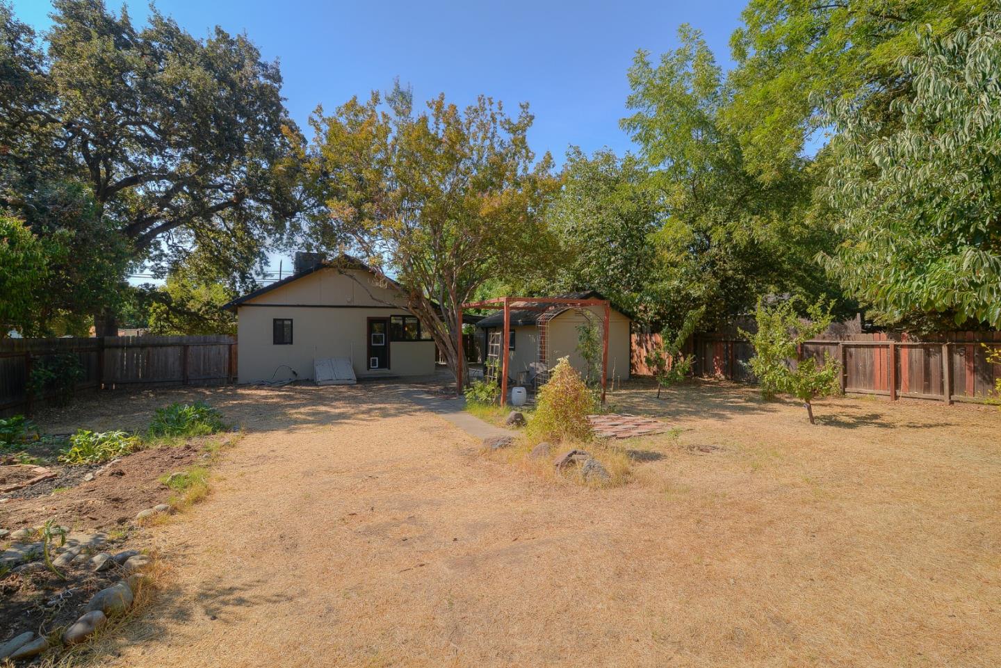 Detail Gallery Image 17 of 20 For 5359 14th Ave, Sacramento,  CA 95820 - 2 Beds | 1 Baths