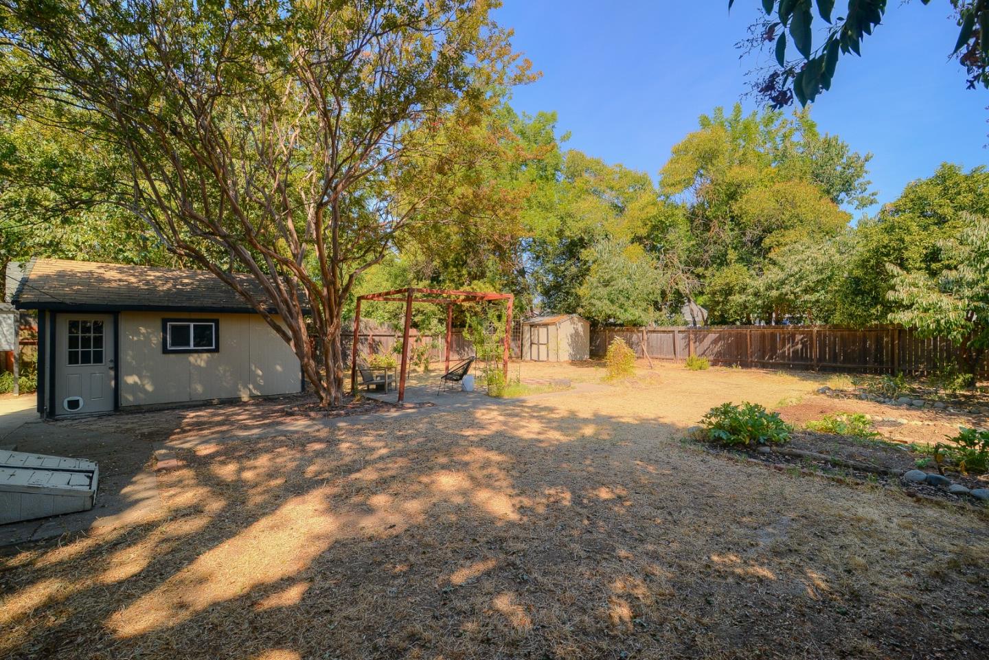 Detail Gallery Image 18 of 20 For 5359 14th Ave, Sacramento,  CA 95820 - 2 Beds | 1 Baths